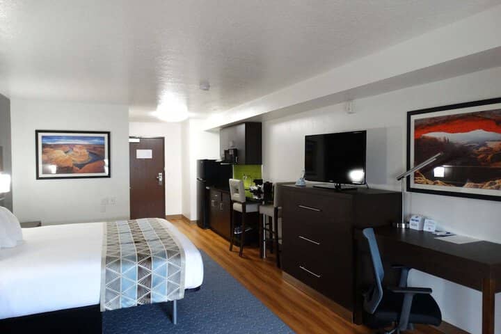 Room 9 of 40